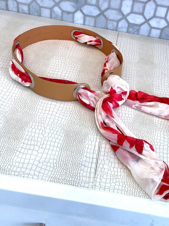 Very Rare New Tod’s High End Beautiful Leather Belt Grommets. (M) main image 8